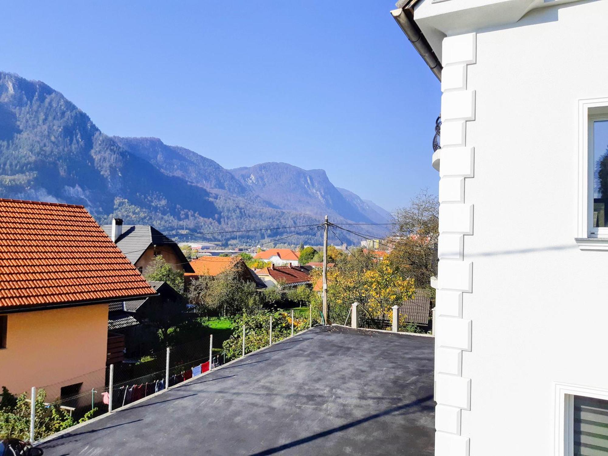 Villa Hillside Apartment Jesenice Luaran gambar