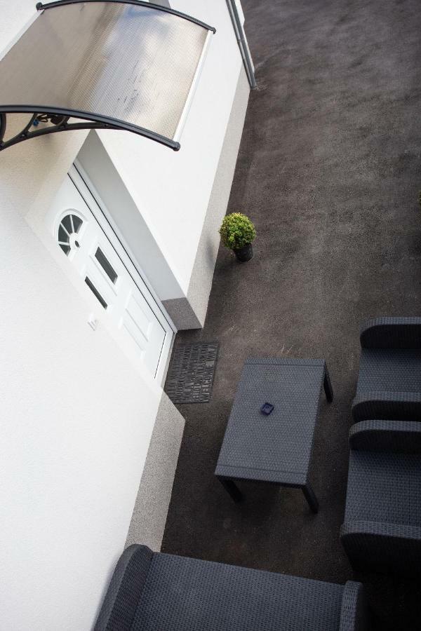 Villa Hillside Apartment Jesenice Luaran gambar