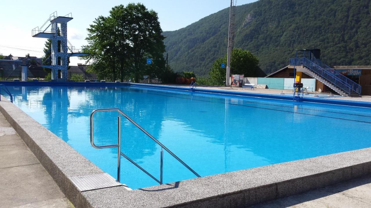 Villa Hillside Apartment Jesenice Luaran gambar